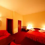 Hotel Agh 4*