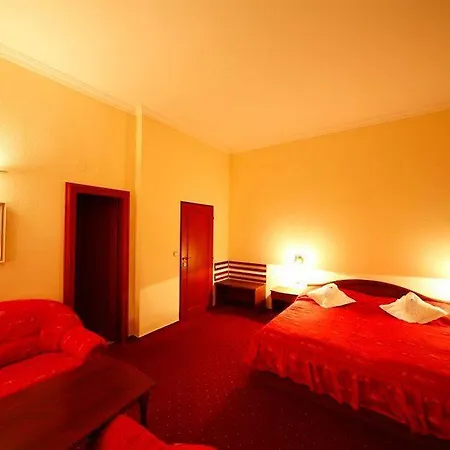 Hotel Agh 4*