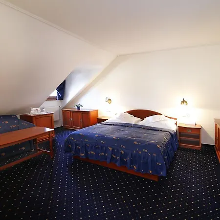 Agh Hotel 4*
