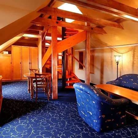 Agh Hotel 4*