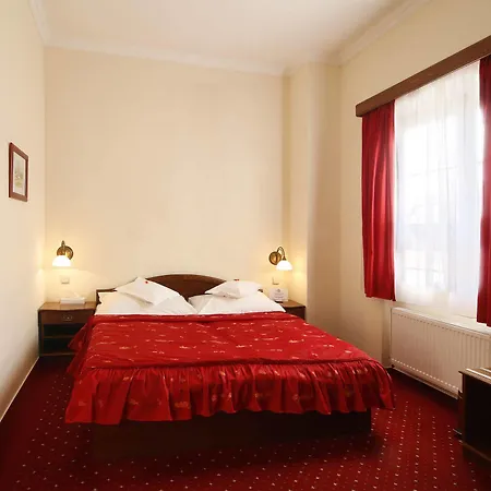 Hotel Agh 4*