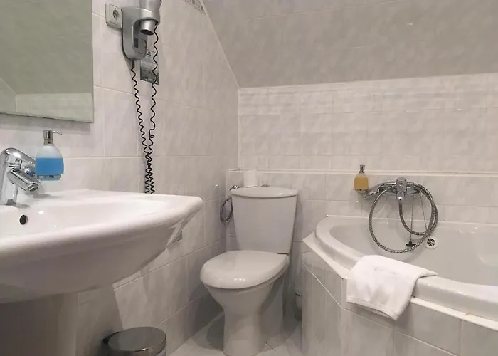 Agh Hotell 4*