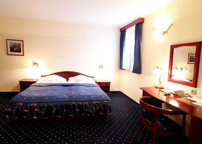 Agh Hotell 4*