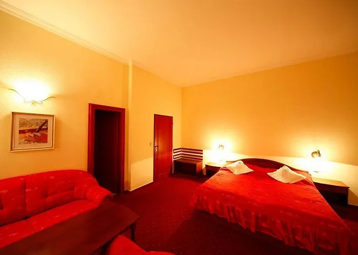 Hotell Agh 4*